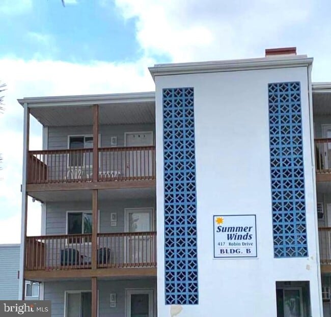 Building Photo - 417 Robin Dr