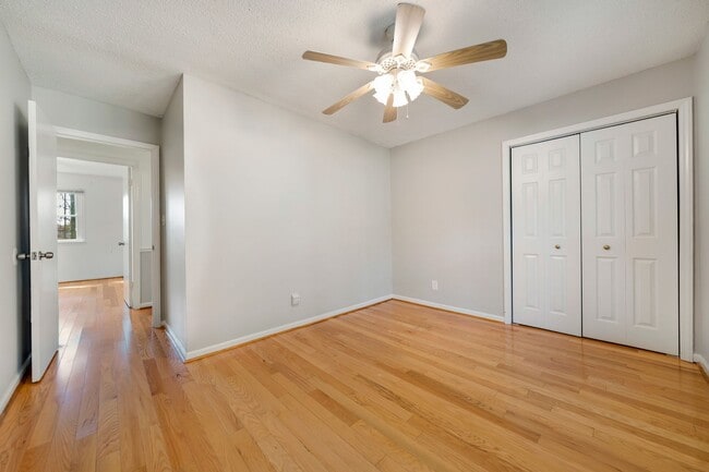 Building Photo - Just right 3 bedroom, 2 bath ranch with hardwoods and fenced yard!