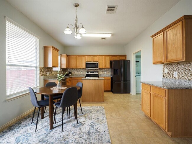 Building Photo - 13504 Richard Nixon St