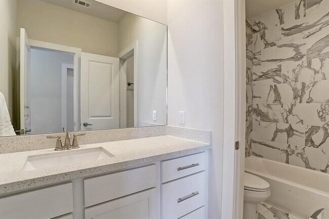 Building Photo - 8808 Hollister Pine Ct