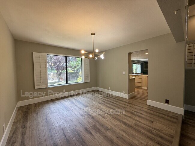 Building Photo - 3209 Serra Way