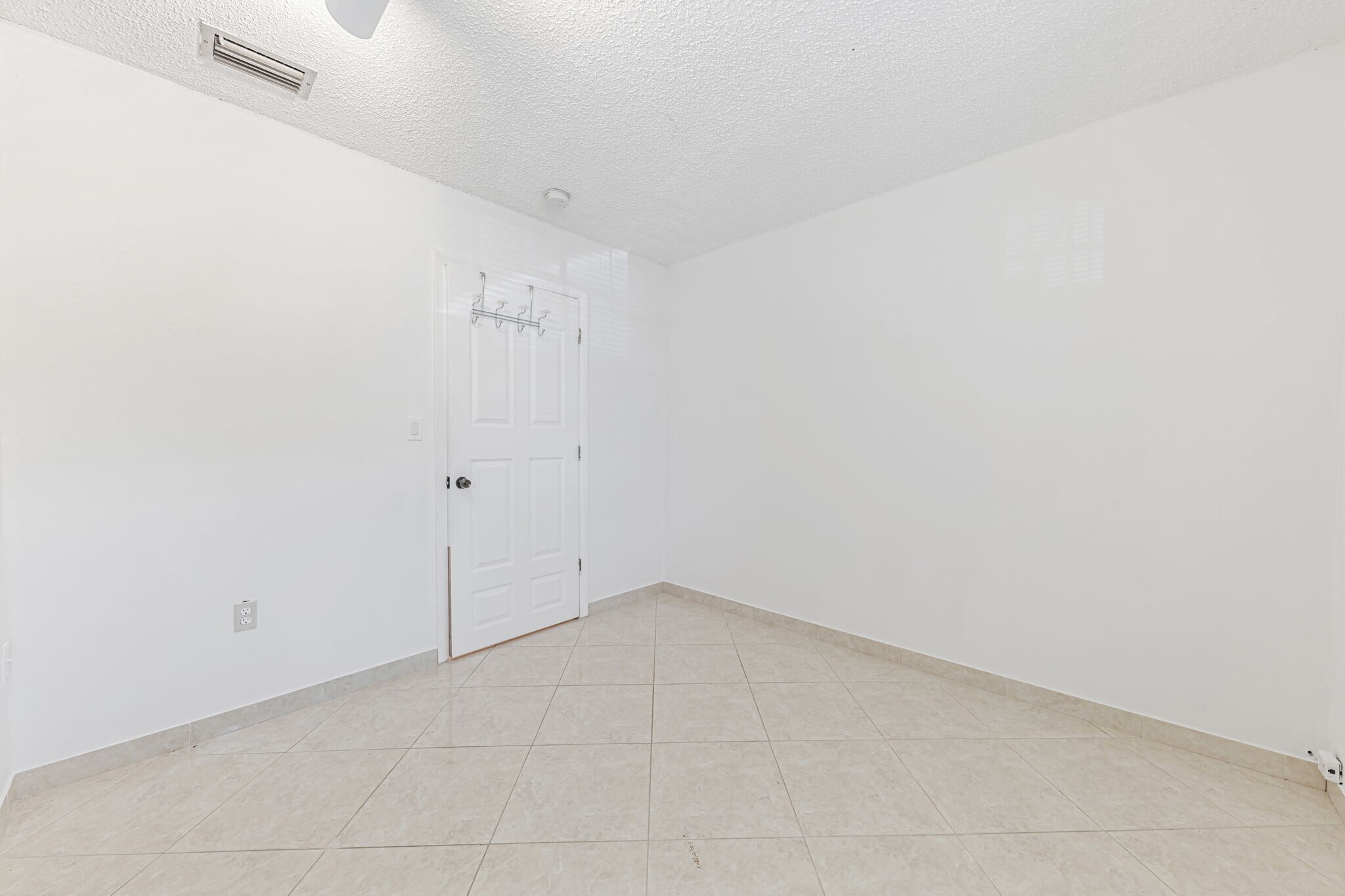 Building Photo - 9941 NW 27th St