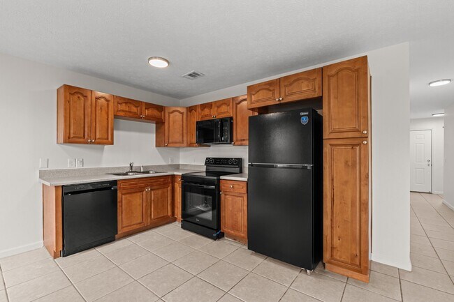 Building Photo - 5115 E 11th St