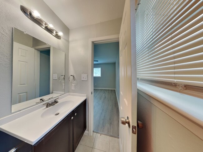 Building Photo - Move-In Ready 4BR Home in Arlington | Sunroom & Large Yard near DFW