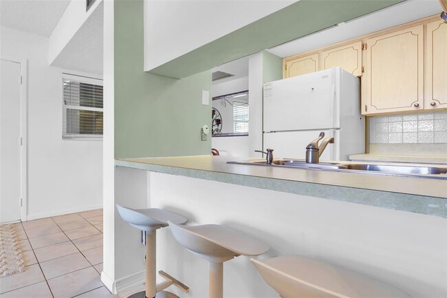 Building Photo - 4743 Jasper Dr