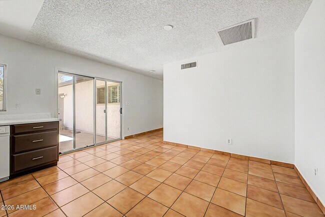 Building Photo - 8689 E Roosevelt Cir