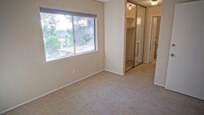 Building Photo - Updated 4-Bedroom Home with Community Amen...
