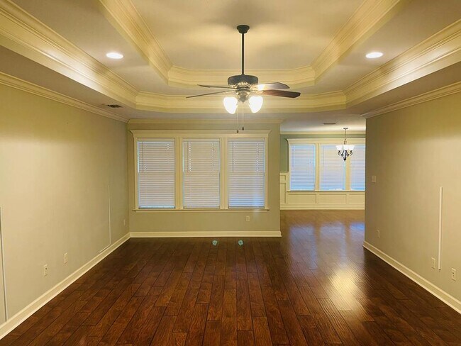 Building Photo - Beautiful 3 Bedroom Home with Screened Porch, Fenced Backyard & Open Floor Plan in Hahira