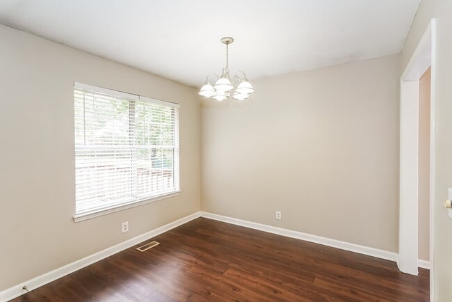 Building Photo - 914 Celeste Ct