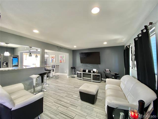 Building Photo - 2468 S Evanston St