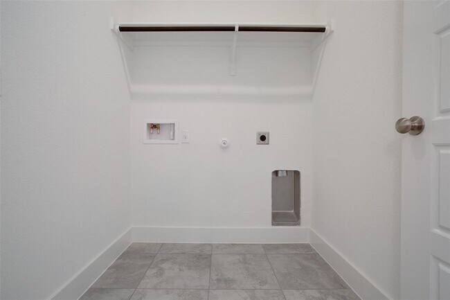 Building Photo - 620 Golden Glory Rd