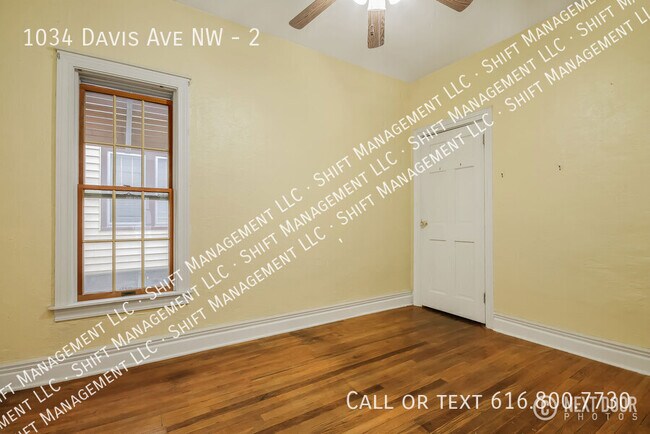 Building Photo - 1034 Davis Ave NW