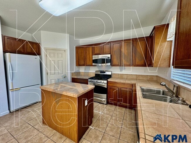Building Photo - 1504 Cat Tail Dr