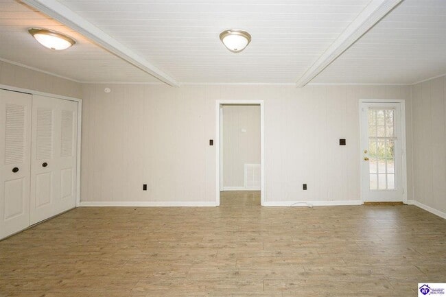 Building Photo - 1615 Catalpa Rd