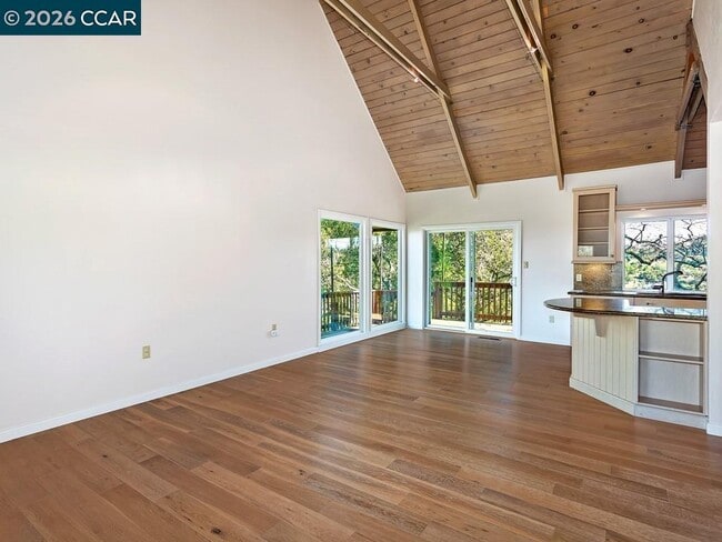 Building Photo - 99 Longridge Rd