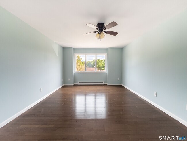 Building Photo - 19 Twin Oaks