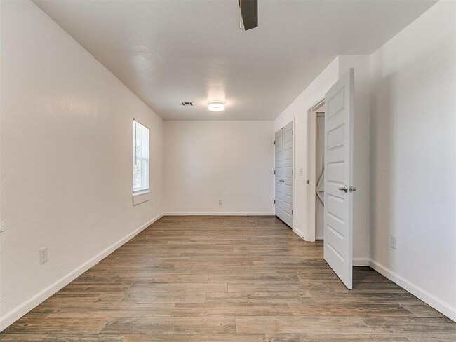 Building Photo - 816 S Santa Fe Dr