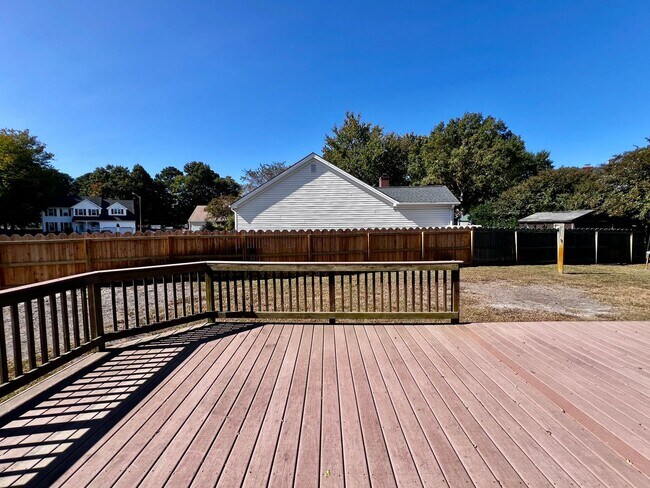 Building Photo - Beautiful home in the desirable Wellington...