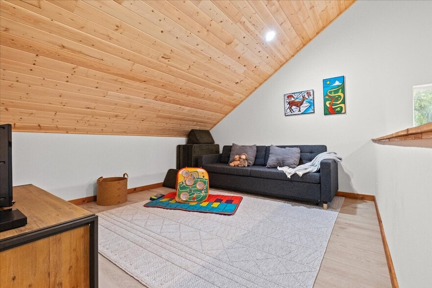 Building Photo - 162 Paradise Dr