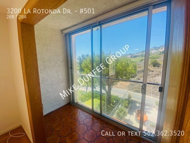 Building Photo - 3200 La Rotonda Dr