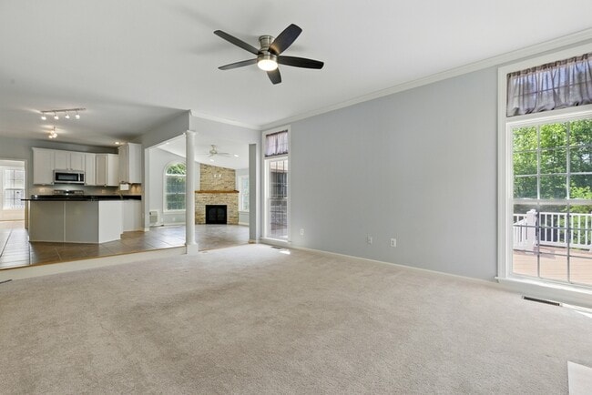 Building Photo - 2513 Holly Springs Ct
