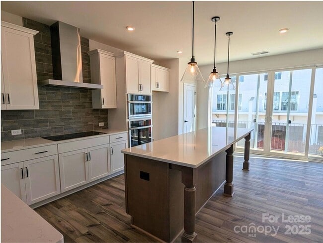 Building Photo - 3228 Drift St