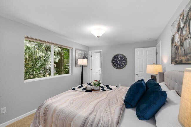 Building Photo - 3 Bedroom Sammamish Rambler in Quiet Cul d...
