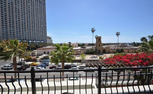 Building Photo - 700 W Harbor Dr