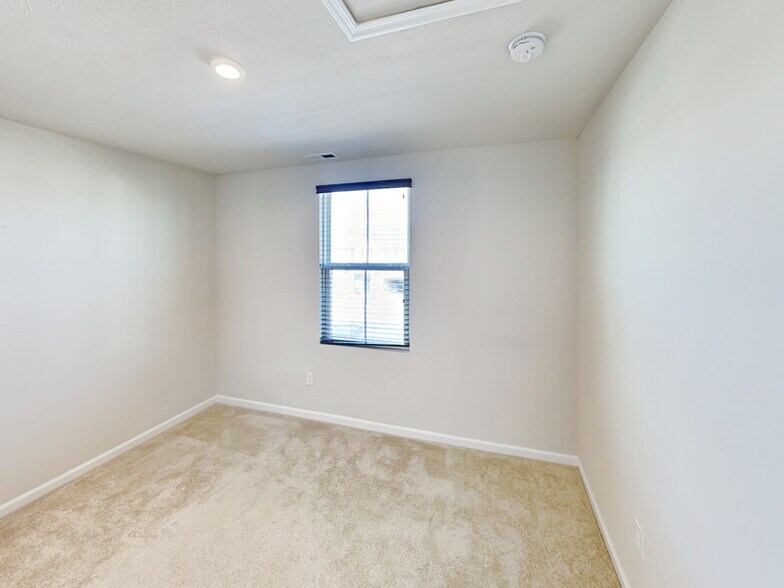 Building Photo - 855 Black Rock Cir