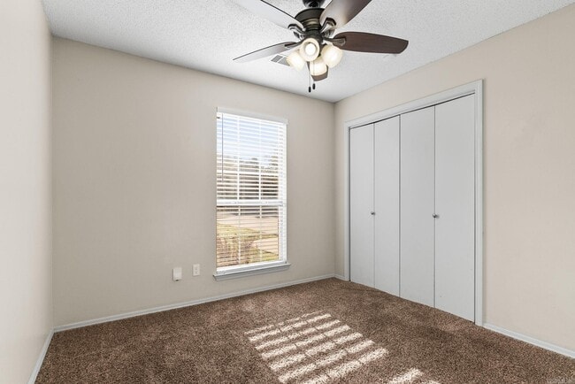 Building Photo - 10 Meadow Ridge Loop