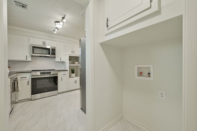 Building Photo - 121 NW 79th St