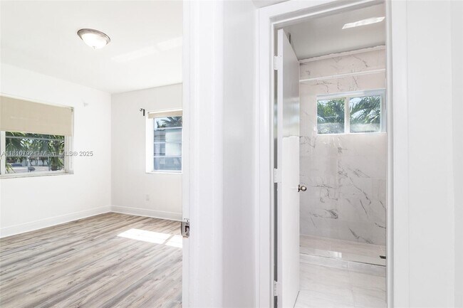 Building Photo - 8430 Harding Ave