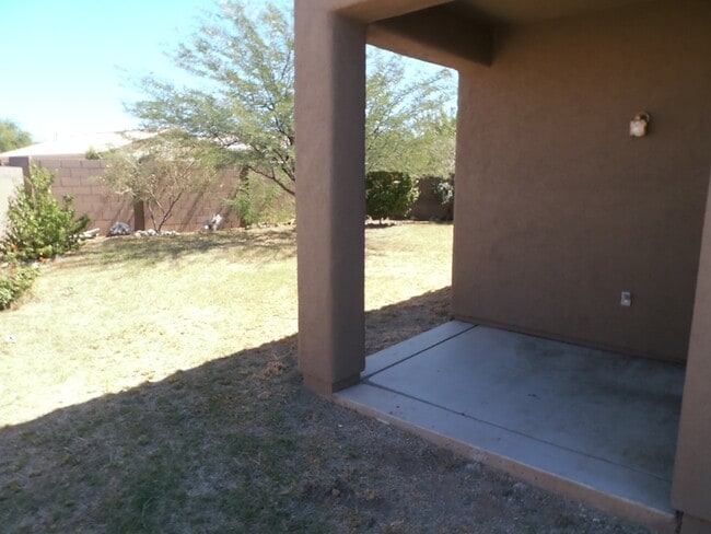 Building Photo - 4 Bedroom Vail Single story with 2 car garage