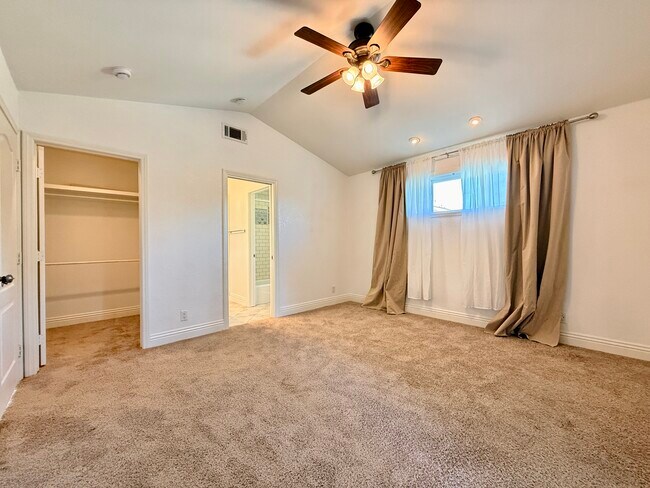 Building Photo - 4832 Maureen Ln