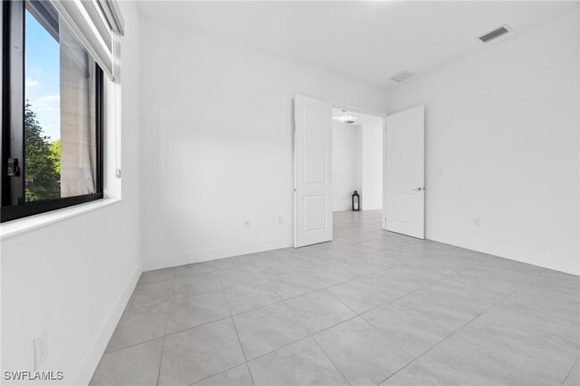 Building Photo - 4947 Brigata Wy