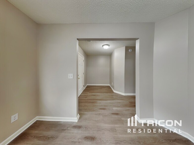 Building Photo - 149 Fox Grove Cir