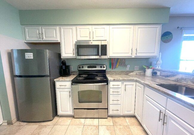 Building Photo - 517 White River Dr