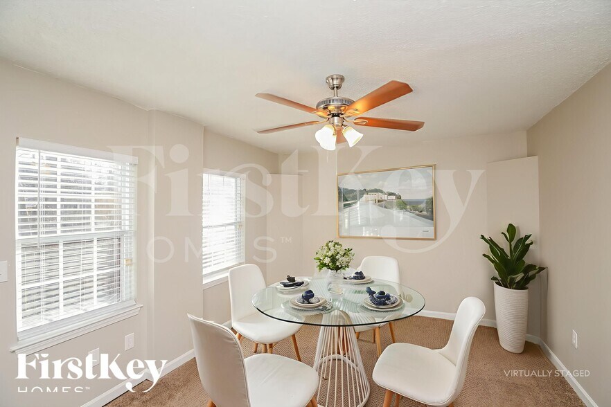 Building Photo - 1404 Chapel Hill Ln SW