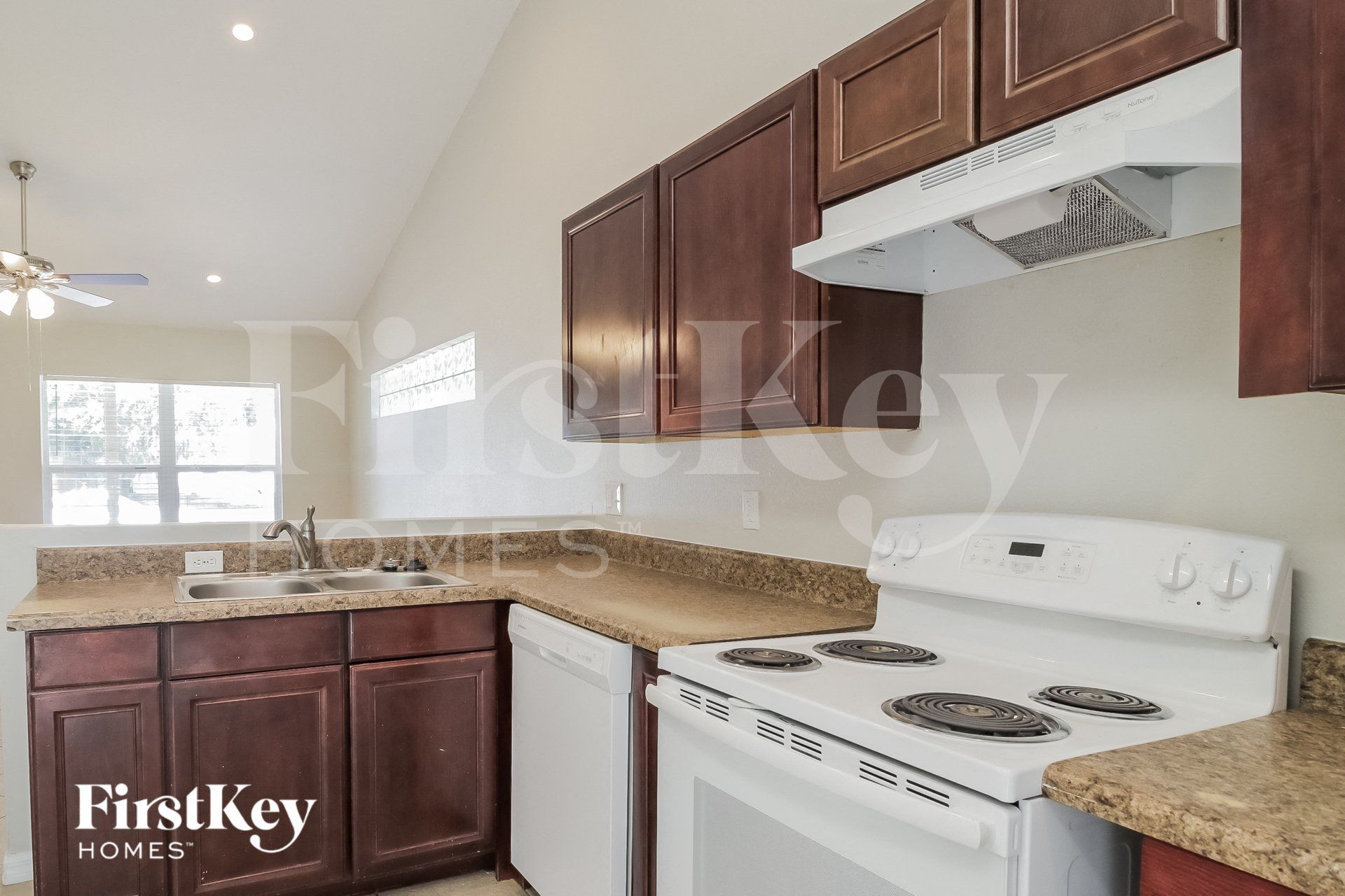 Building Photo - 148 N Ridgewood Ave