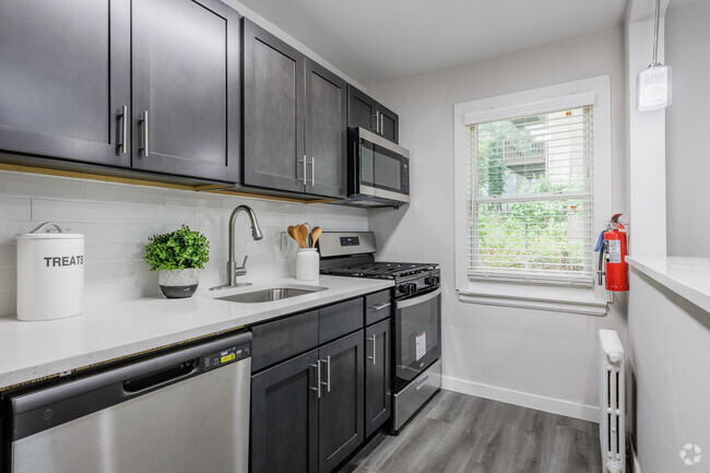 Interior Photo - Grand Lee Apartments