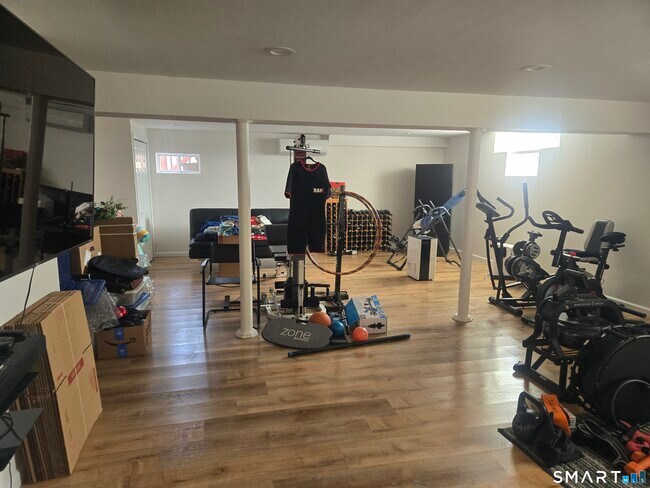 Building Photo - 57 Beachside Ave