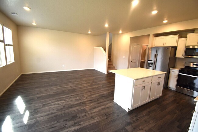 Building Photo - Beautiful Home in Cul De Sac!