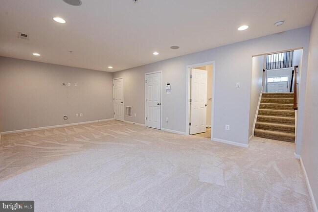 Building Photo - 6748 Green Mill Way