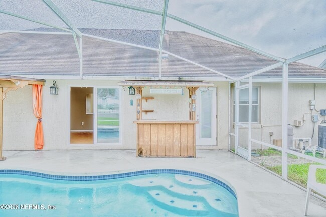 Building Photo - 5628 Loma Vista Dr W
