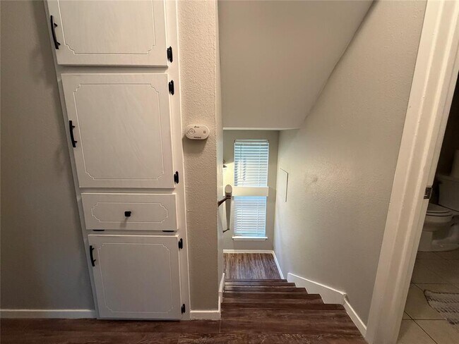 Building Photo - 1400 Vista Ridge Cove