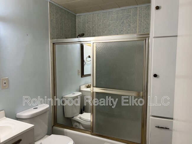 Building Photo - 786 Wilson Ave