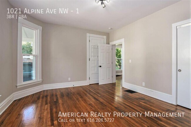 Building Photo - 1021 Alpine Ave NW