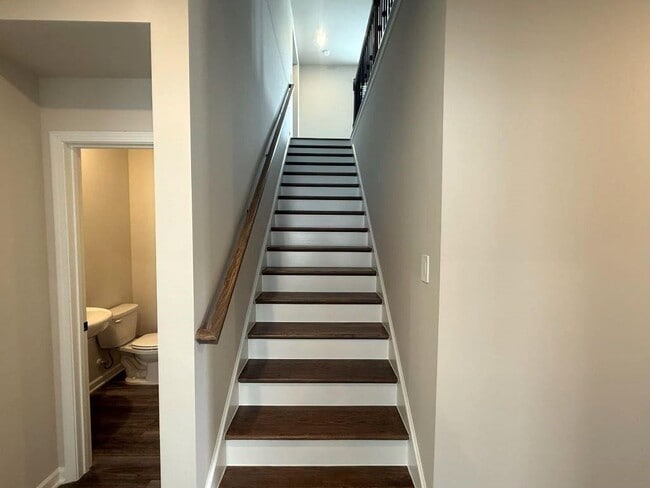 Building Photo - 2304 Grape Vine Wy