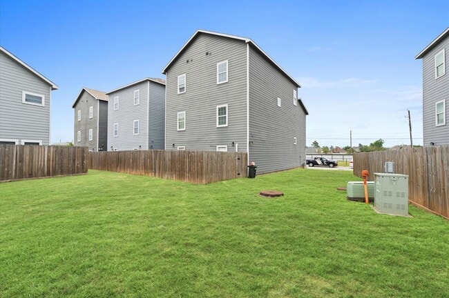 Building Photo - 18835 Elegance Ave