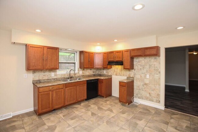 Building Photo - 7 Nordell Ct., Black Jack, MO 63033